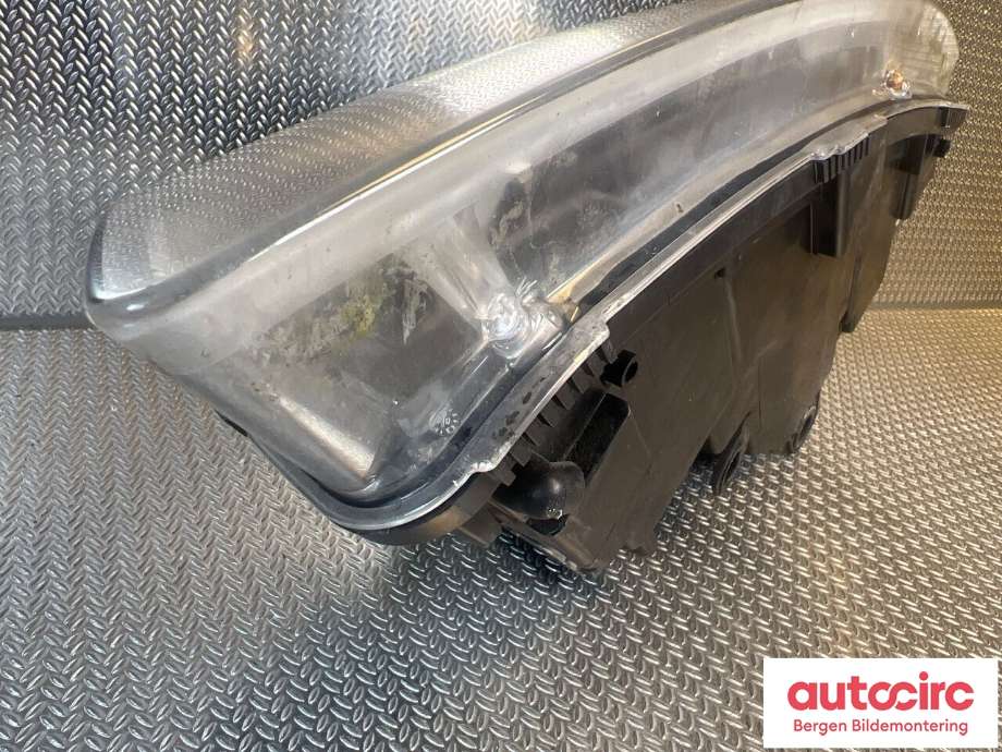 Frontlykt venstre halogen til Audi A8 2003-2010 (Type II) (AUDI|)