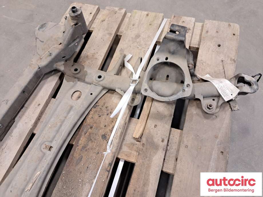 Diverse deler til BMW X3 2010-2017 (F25) (F25) (31 11 6 787 915|)