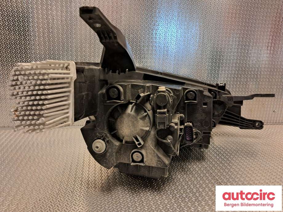 Frontlykt venstre halogen til MG ZS EV 2019-2021 (Type I, Fase 1)  (11275385|)