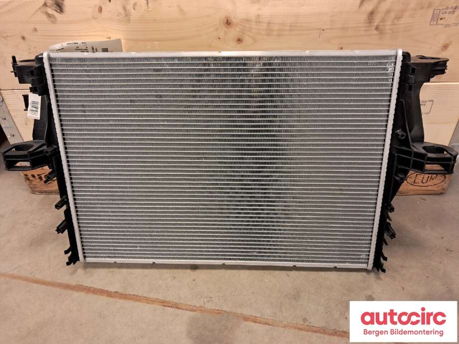 Radiator (automat gir) til Iveco Daily 2014-->> (Type VI)  (|5801264635)
