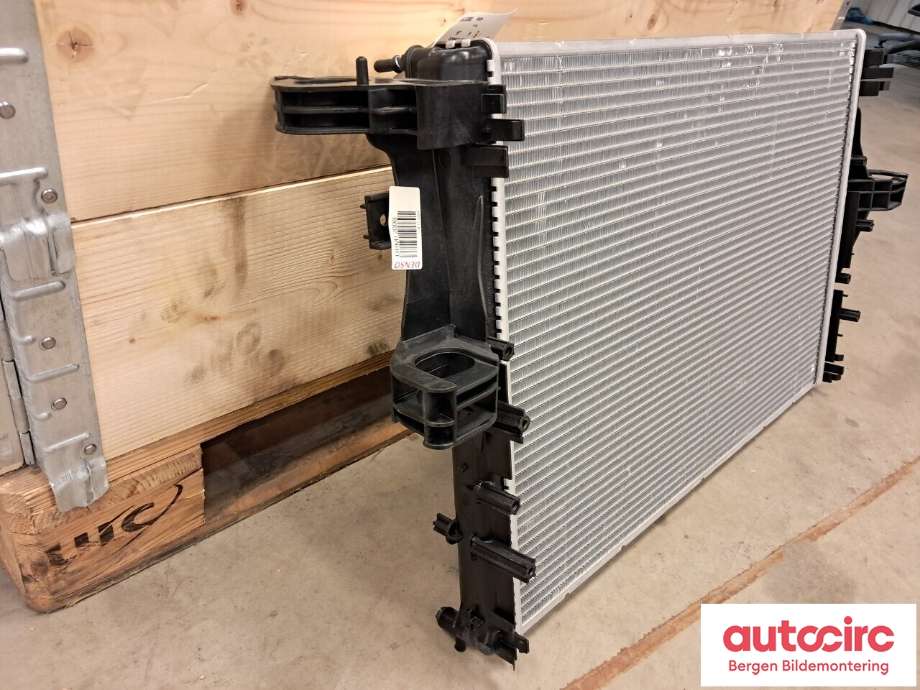 Radiator (automat gir) til Iveco Daily 2014-->> (Type VI)  (|5801264635)