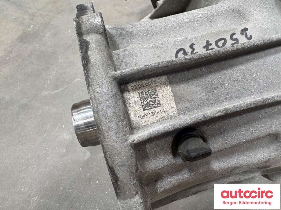 Girkasse 4WD fordelingskasse til VW Amarok 2016-2022 (Type I, Fase 2)  (VOLKSWAGEN|0BU 341 011 N|)