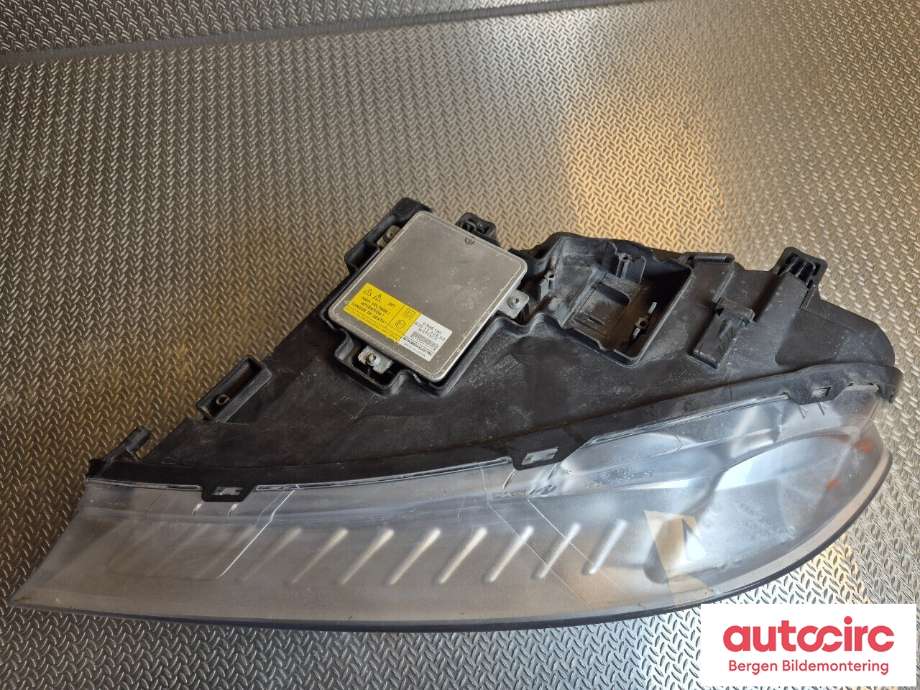 Frontlykt høyre halogen til Volvo V70 2007-2013 (Type III, Fase 1)  (VOLVO|31214416|)