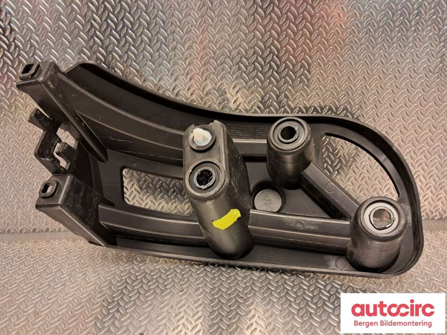 Diverse deler til Peugeot 2008 2019-->> (Type II)  (PEUGEOT|16 685 113 80|)