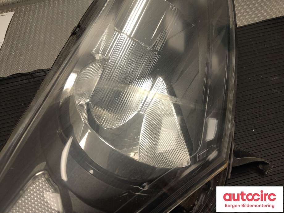 Frontlykt høyre halogen til Ford Transit Connect 2013-2018 Type II, Fase 1  (FORD|DT11-13W029-DC|1827688|90036438)