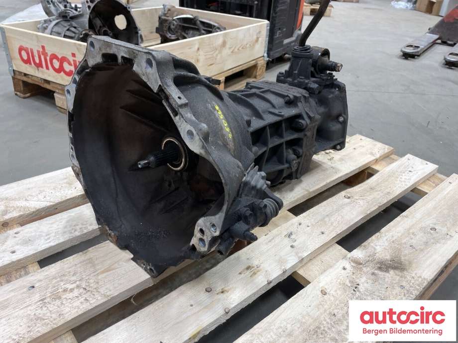 Girkasse manuell til Toyota Hiace 2001-2006 (Fase 2)  (TOYOTA|330302F290|)