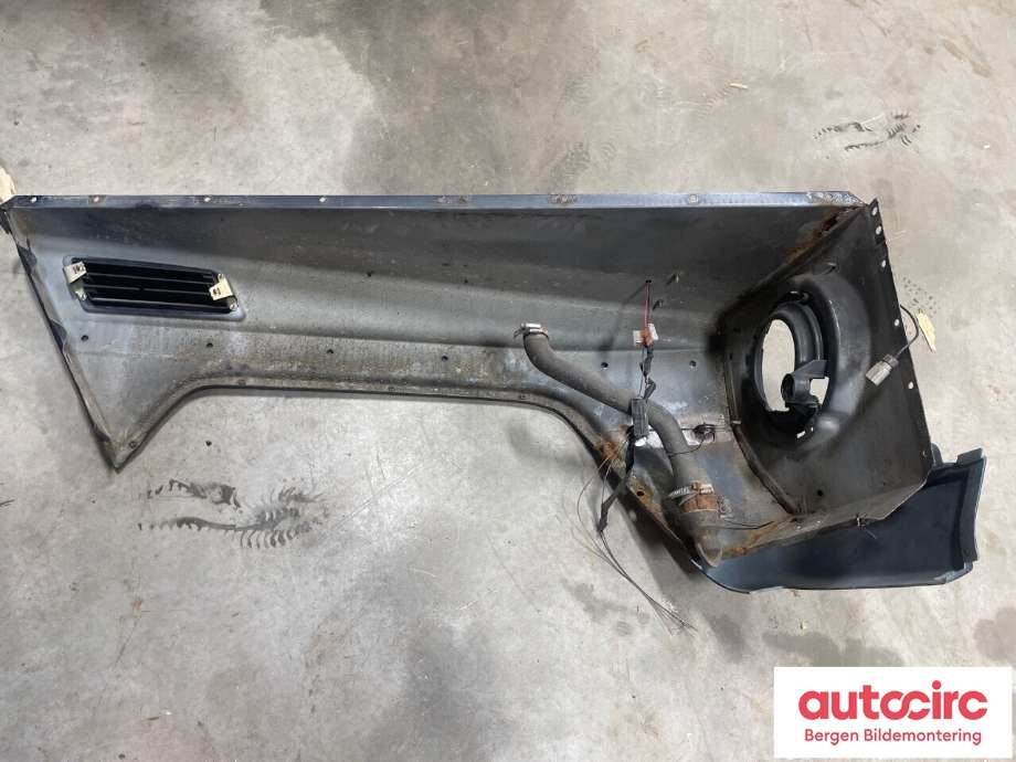 Skjerm venstre foran til Mercedes G-Wagen 1990-->> (W463) (W463) (MERCEDES|A 463 880 46 06|)