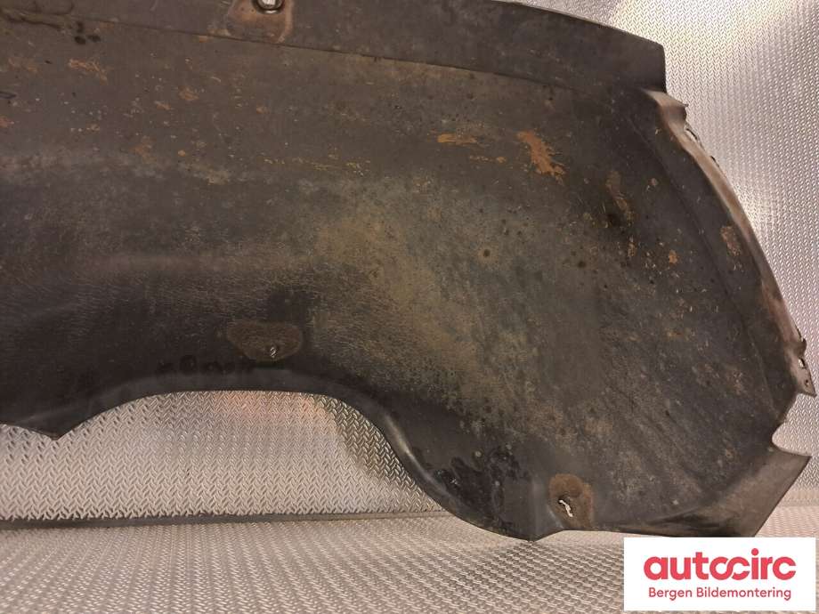 Skjerm locari venstre foran til Mercedes G-Wagen 1990-->> (W463) (W463) (MERCEDES|A 463 884 13 22|)