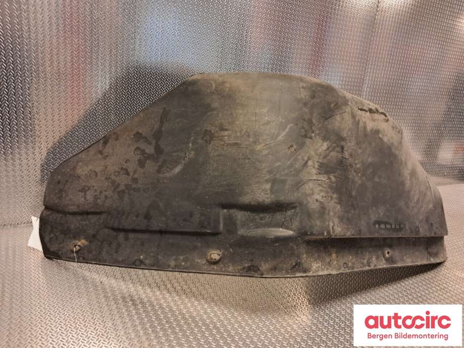 Skjerm locari venstre foran til Mercedes G-Wagen 1990-->> (W463) (W463) (MERCEDES|A 463 884 13 22|)