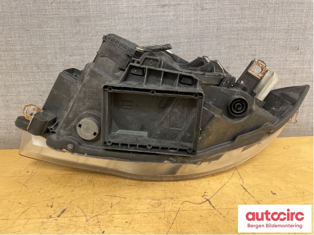 Frontlykt høyre halogen til BMW 1-Serie 2004-2011 (E81/E82/E87/E88) (E81/E82/E87/E88) (BMW|63 12 6 924 486||63.01206924486- 10)
