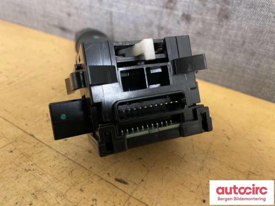 Bryter blink til Mitsubishi Pajero 2007-2016 (Type IV, Fase 1)  (MITSUBISHI||E380-013)