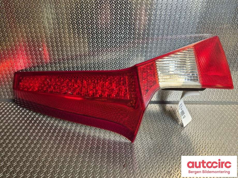 Baklykt venstre til Volvo V70 2007-2013 (Type III, Fase 1) (VOLVO|31395068|)