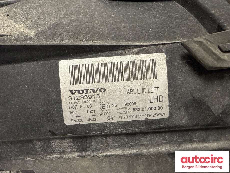 Frontlykt venstre halogen til Volvo V70 2007-2013 (Type III, Fase 1)  (VOLVO|31353538|)