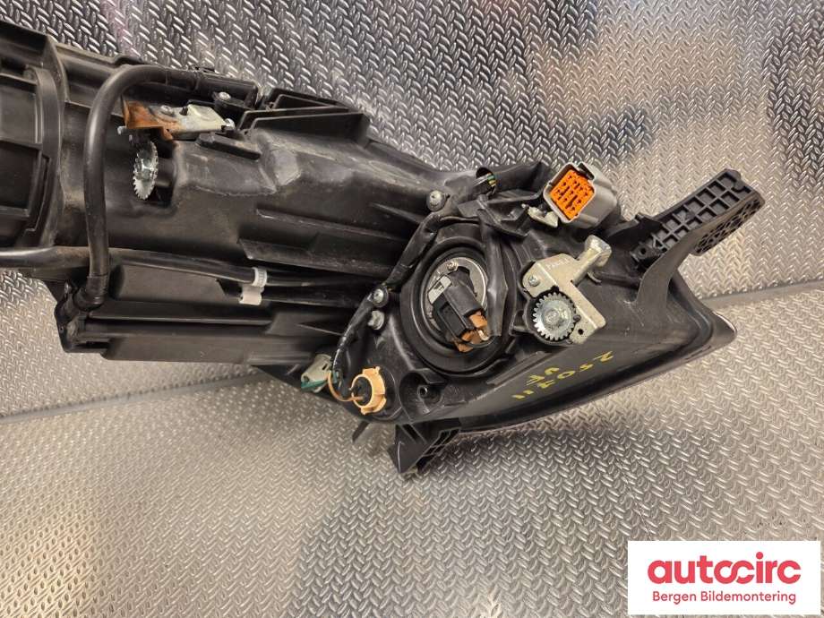 Frontlykt venstre halogen til Citroën C-Zero 2011-2020  (CITROEN|6208 X1|)
