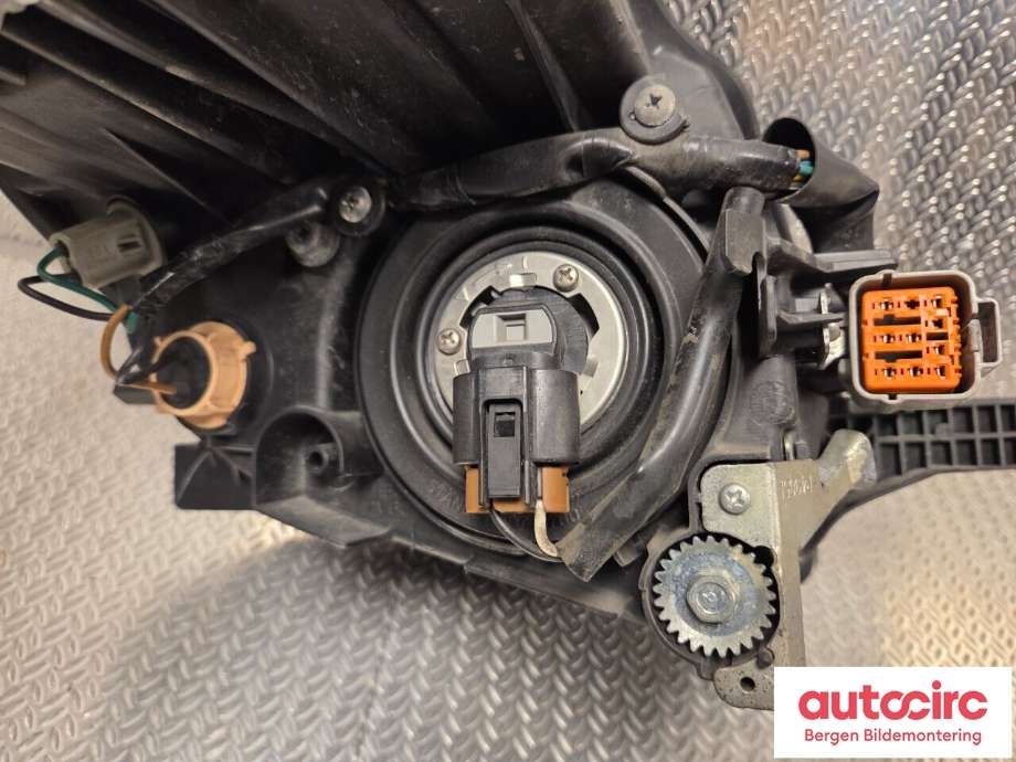 Frontlykt venstre halogen til Citroën C-Zero 2011-2020  (CITROEN|6208 X1|)