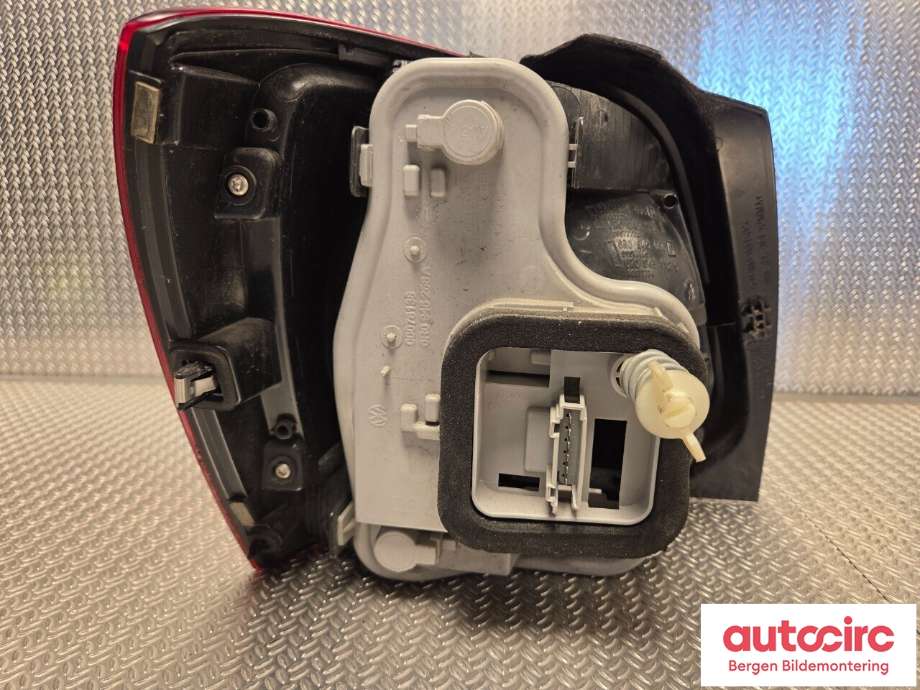 Baklykt høyre til VW Polo 2009-2014 (Type V, Fase 1)  (VOLKSWAGEN|6R0 945 096 AH|)