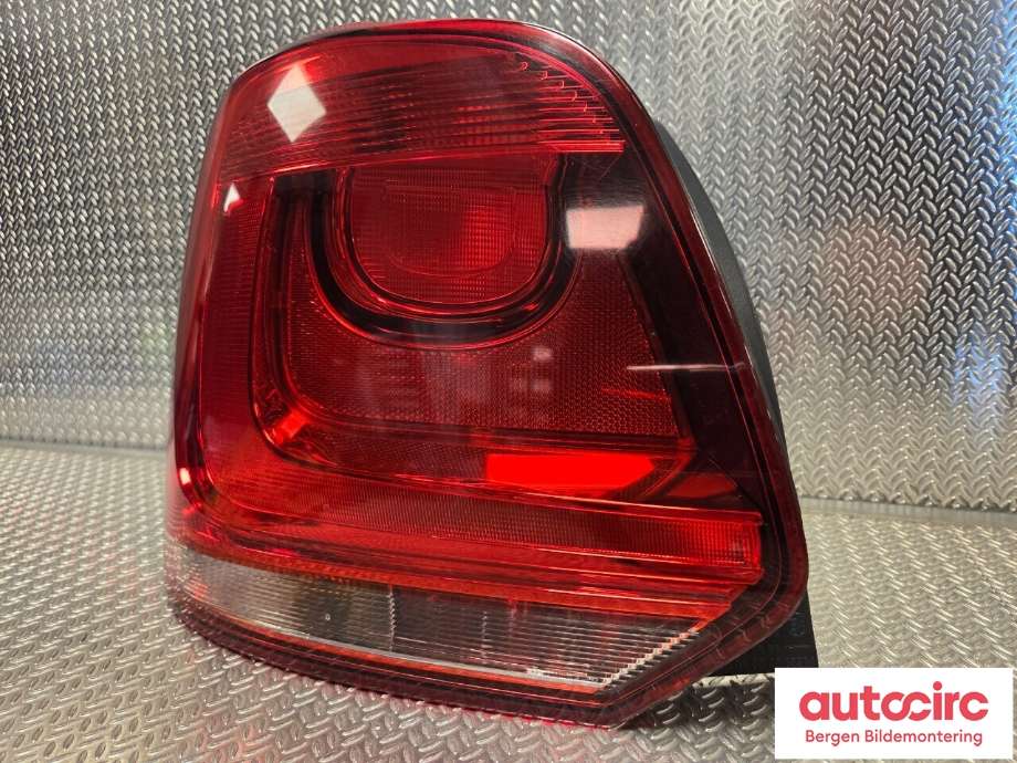 Baklykt venstre til VW Polo 2009-2014 (Type V, Fase 1)  (VOLKSWAGEN|6R0 945 095 AH|)