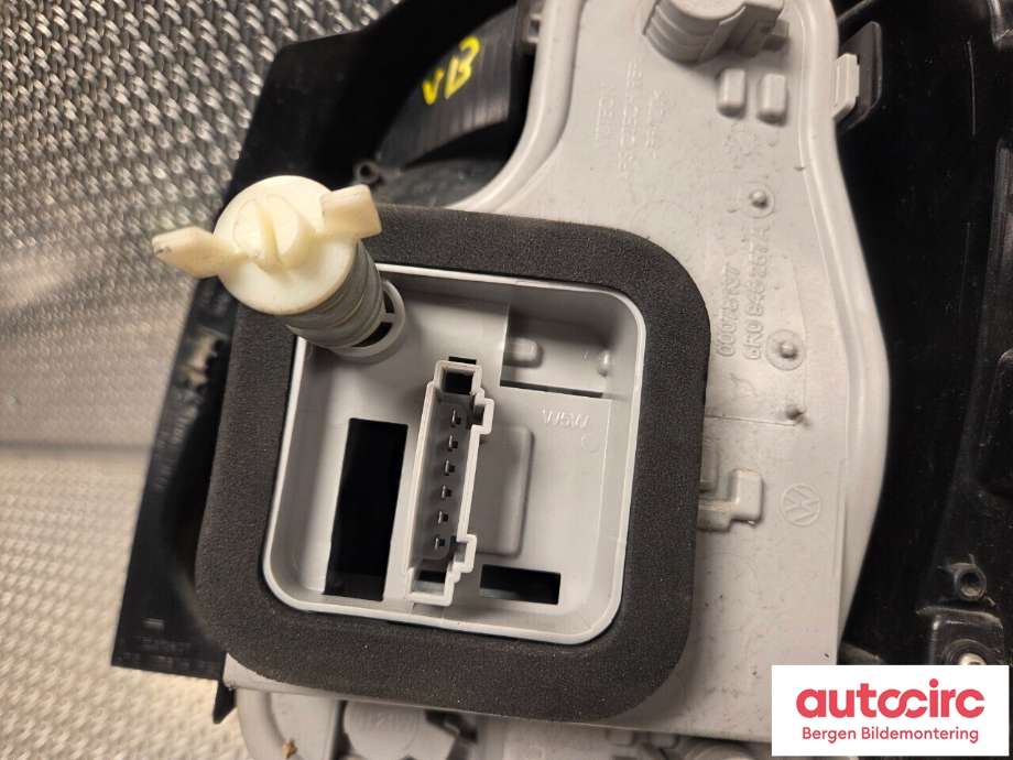 Baklykt venstre til VW Polo 2009-2014 (Type V, Fase 1)  (VOLKSWAGEN|6R0 945 095 AH|)