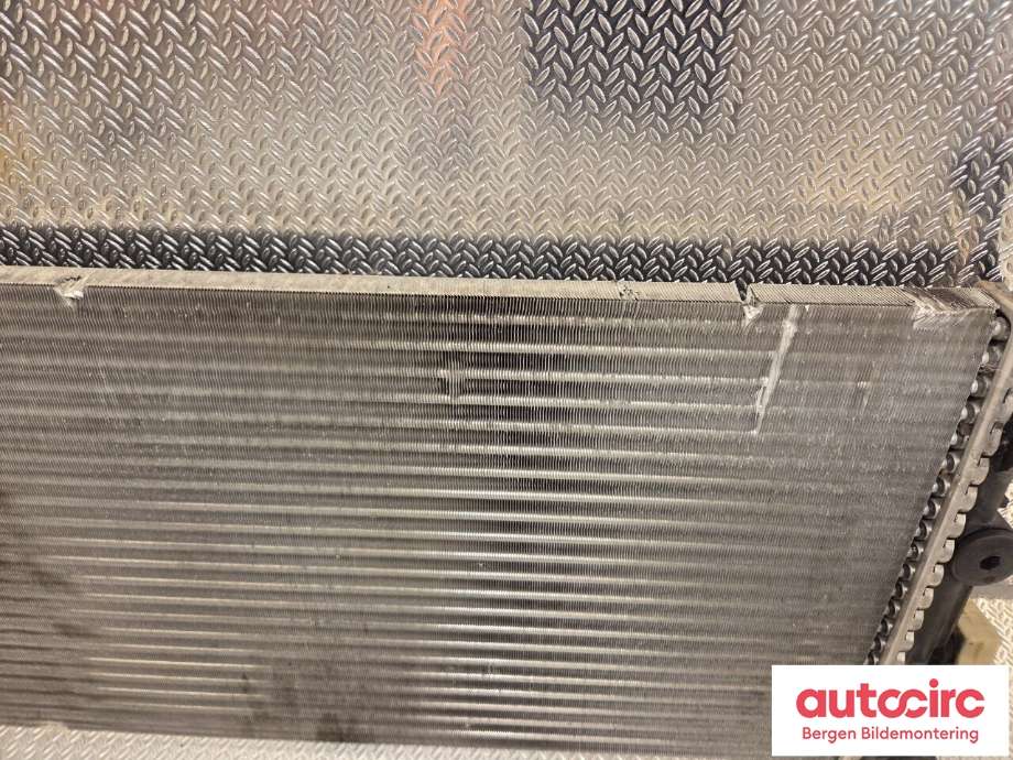 Radiator (manuell gir) til VW Polo 2009-2014 (Type V, Fase 1) (VOLKSWAGEN|6R0 121 253|)