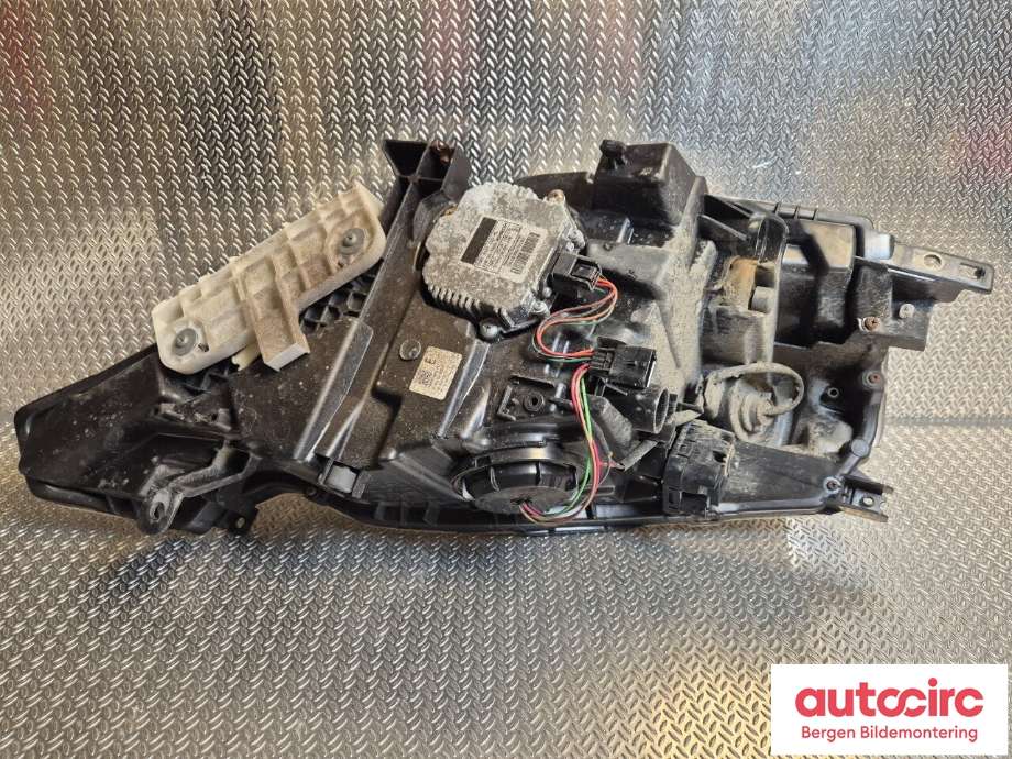 Frontlykt venstre halogen til Nissan Leaf 2011-2017 (Type I)  (NISSAN|260603NL5A|)