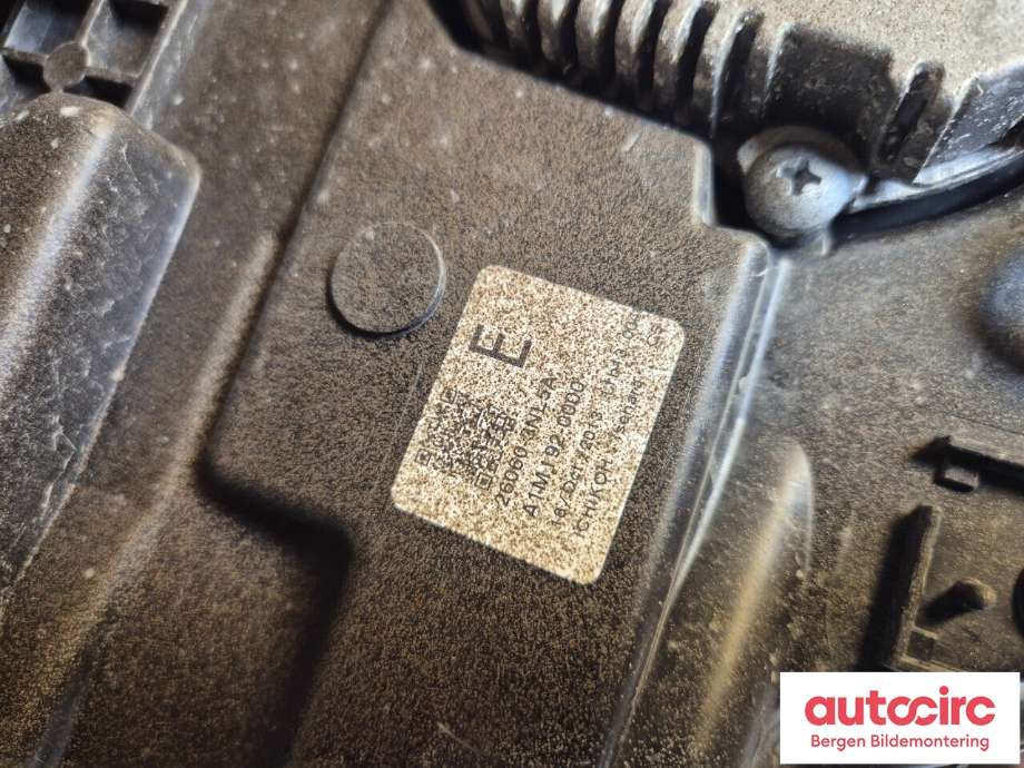Frontlykt venstre halogen til Nissan Leaf 2011-2017 (Type I)  (NISSAN|260603NL5A|)