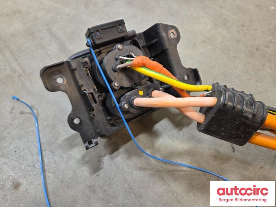 Diverse deler til BMW i3 2013-2022  (BMW|61 12 6 828 089|)