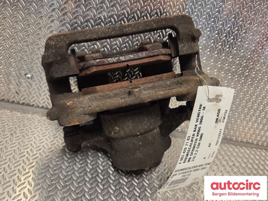 Bremsecaliper venstre bak til Mercedes Sprinter 2006-2013 (Fase 1) (906) (906) (MERCEDES|A 003 420 71 83|)