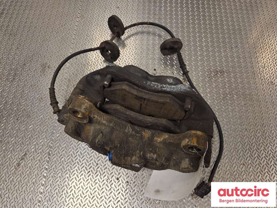 Bremsecaliper venstre foran til Mercedes G-Wagen 1990-->> (W463) (W463) (MERCEDES|A 004 420 69 83|)