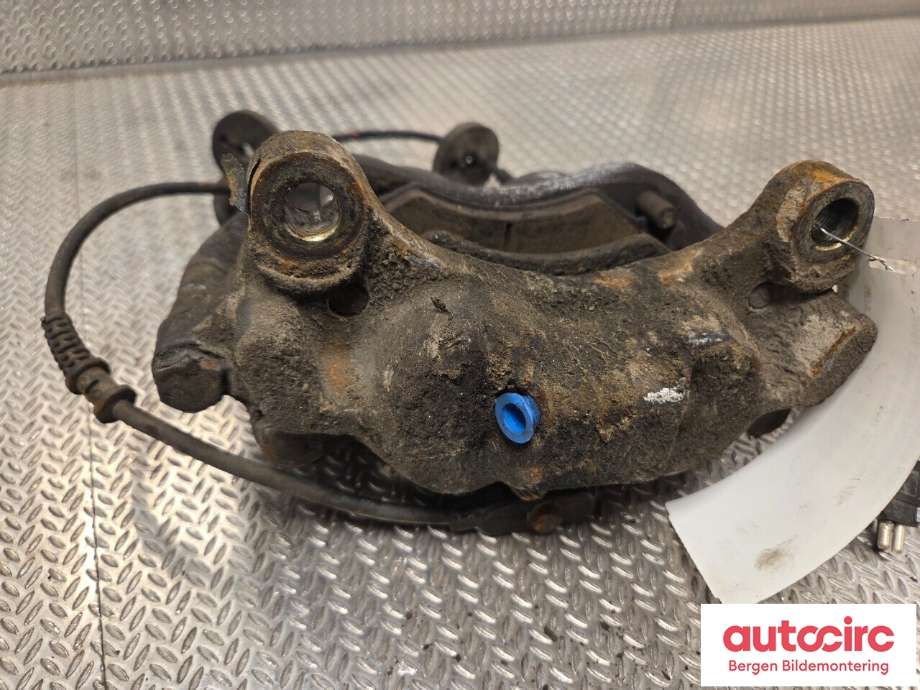 Bremsecaliper venstre foran til Mercedes G-Wagen 1990-->> (W463) (W463) (MERCEDES|A 004 420 69 83|)
