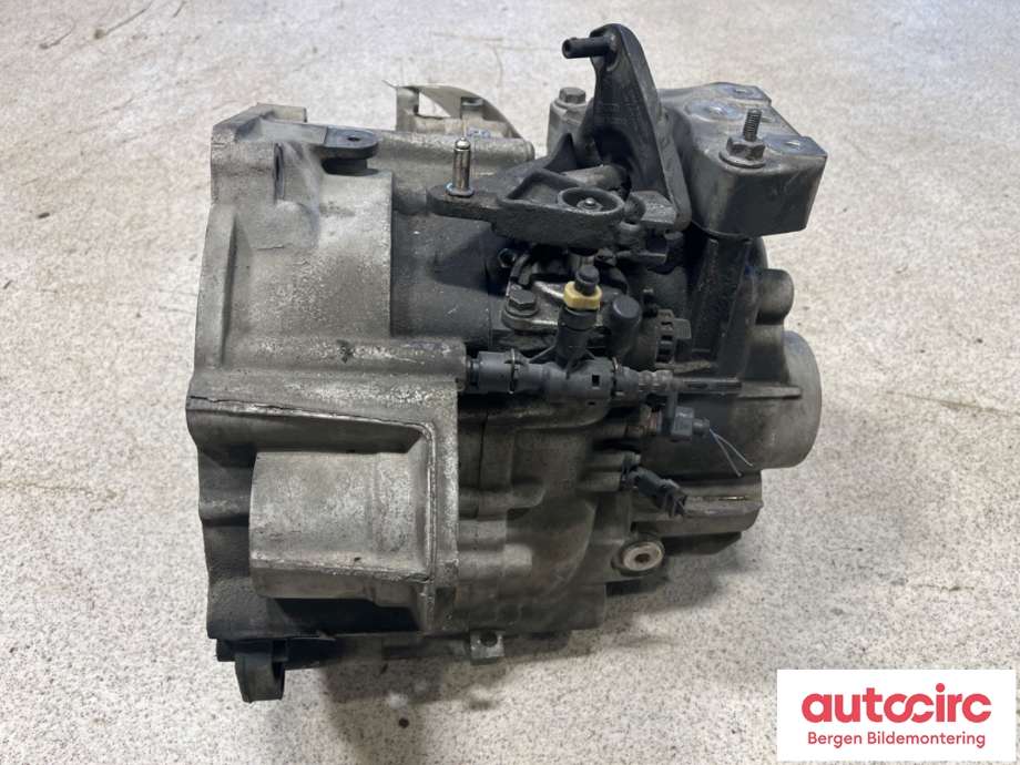 Girkasse manuell 6-trinn til VW Passat 2011-2015 (B7) (B7) (VOLKSWAGEN|02Q 300 050 D|)
