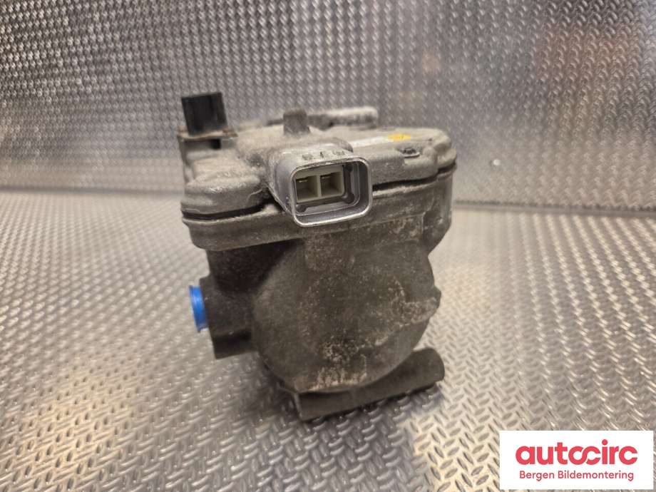 Aircondition kompressor til Toyota Yaris 2012-2014 (Type III, Fase 1) (TOYOTA|8837052010|8837052012|0422000513)