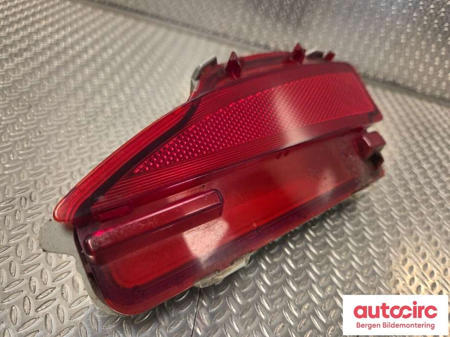Refleksplate til Toyota Yaris 2012-2014 (Type III, Fase 1)  (TOYOTA|815800D060|)