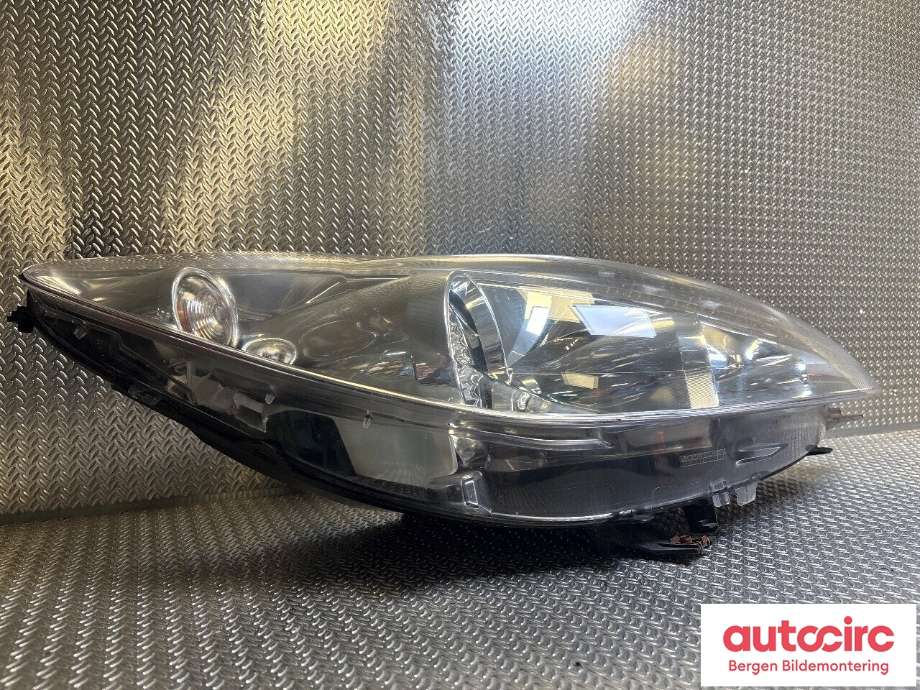 Frontlykt høyre halogen til Peugeot 308 2007-2011 (Type I, Fase 1)  (PEUGEOT|6206 F5|)