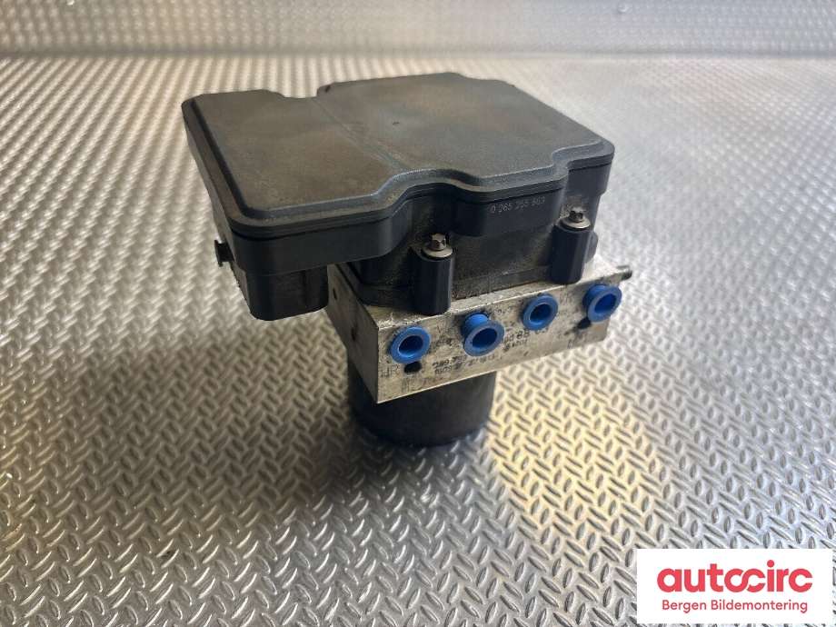 ABS sentral til Mercedes Sprinter 2013-2018 (Fase 2) (906) (906) (MERCEDES|A 906 900 11 02|A 906 900 19 02|A 008 431 88 12)