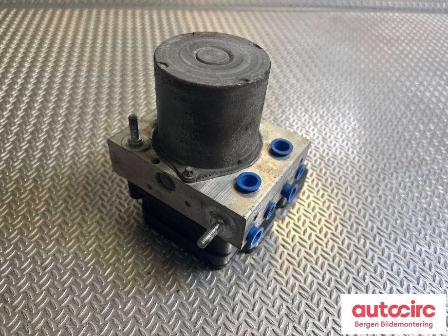 ABS sentral til Mercedes Sprinter 2013-2018 (Fase 2) (906) (906) (MERCEDES|A 906 900 11 02|A 906 900 19 02|A 008 431 88 12)