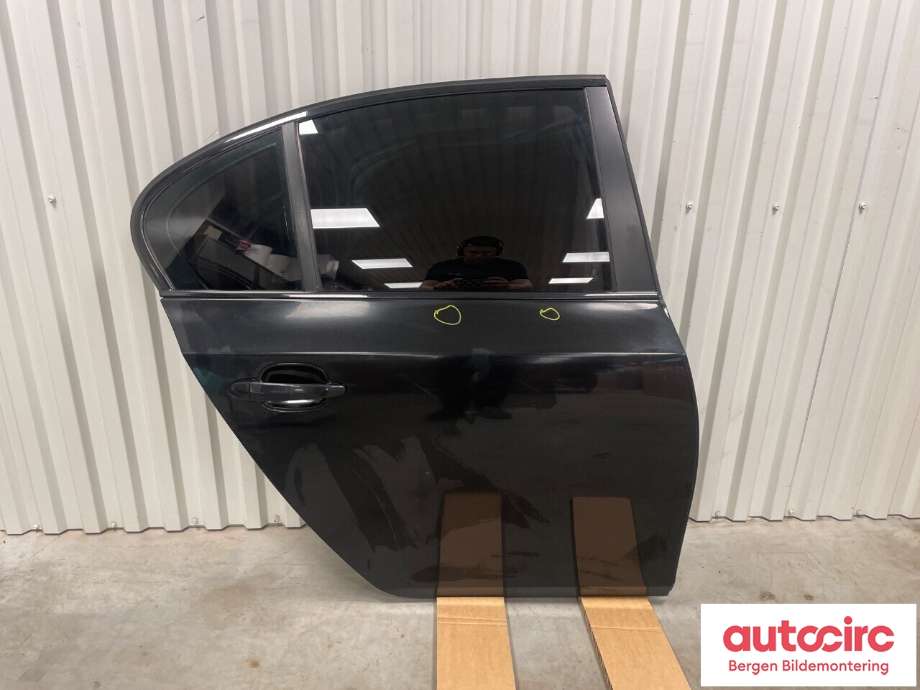 Dør høyre bak til BMW 5-Serie 2003-2010 (E60/E61) (E60/E61) (BMW|41 00 9 631 832|)