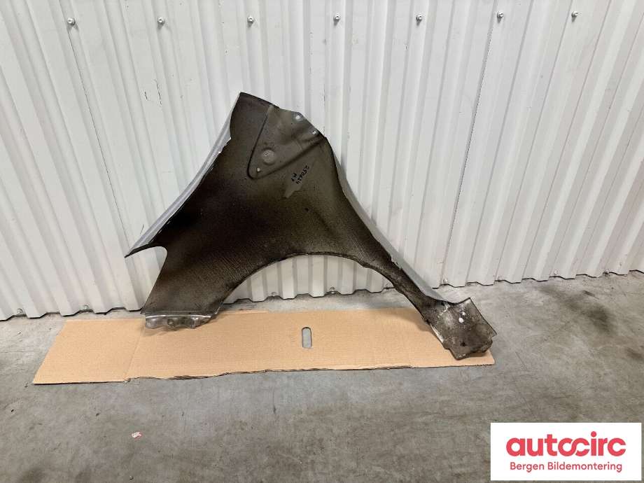 Skjerm høyre foran til Toyota Yaris 2012-2014 (Type III, Fase 1)  (TOYOTA|5381152390|)