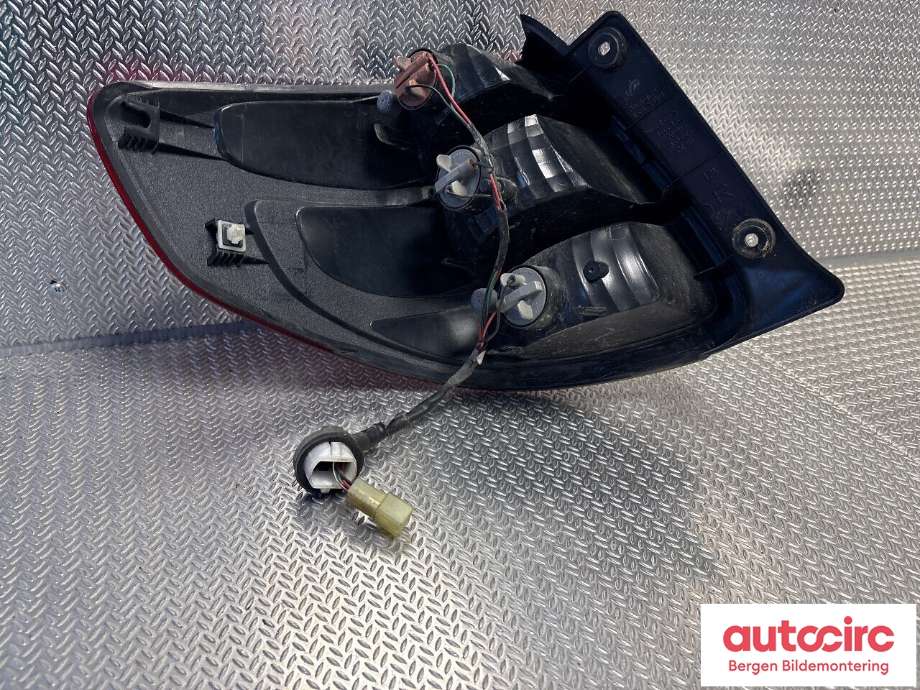 Baklykt høyre til Suzuki SX4 2006-2009 (Type I, Fase 1)  (SUZUKI|35650-79J00-000|35650-79J00|)