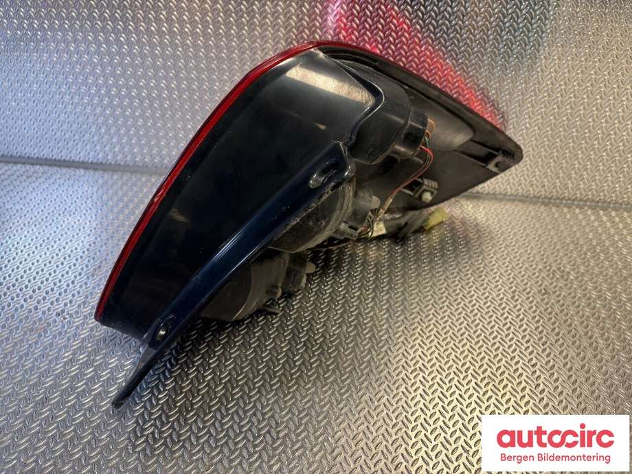 Baklykt venstre til Suzuki SX4 2006-2009 (Type I, Fase 1)  (SUZUKI|35670-79J00-000|35670-79J00|)
