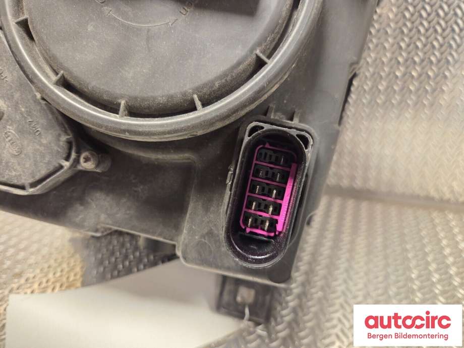 Frontlykt høyre halogen til VW Crafter 2006-2011 (Type I, Fase 1)  (VOLKSWAGEN|2E1 941 016|)