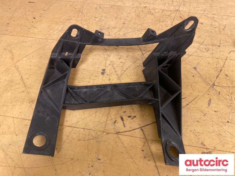 Frontlyktehus til VW Transporter / Caravelle 2003-2009 (Fase 1) (T5) (T5) (VOLKSWAGEN|7H0 941 406 A|)
