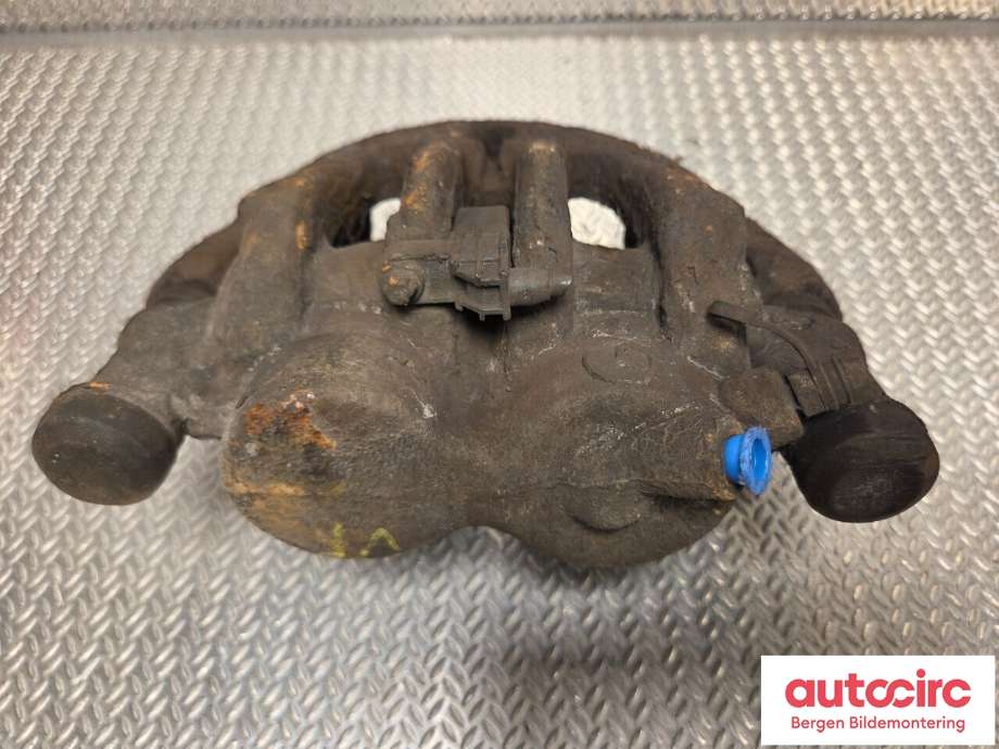 Bremsecaliper venstre foran til VW Crafter 2006-2011 (Type I, Fase 1)  (VOLKSWAGEN|2E0 615 105 B|)