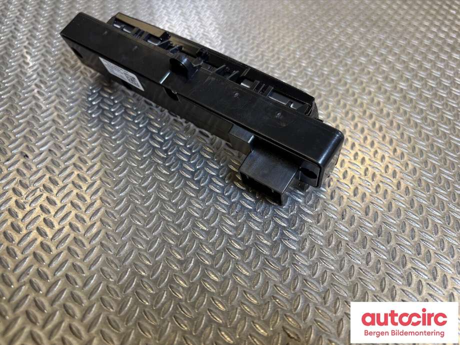 Bryter Antispinn til Jaguar XE 2015-->>  (JAGUAR|GX7314B790AL|T2H18650|T2H19784)