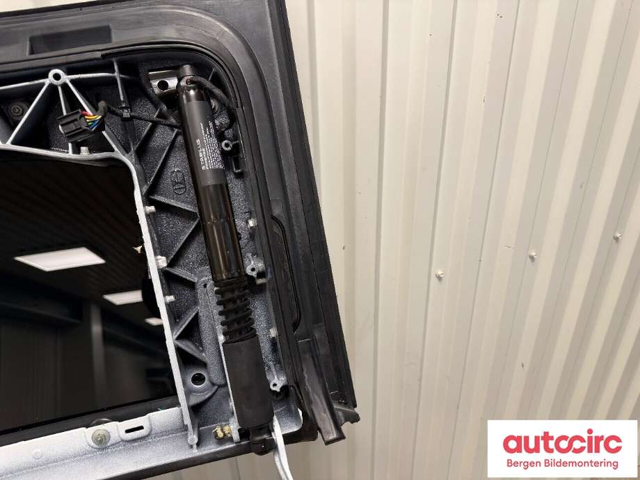 Siderute venstre bak til Tesla Model X 2016-->> (TESLA|1034902-90-J|)