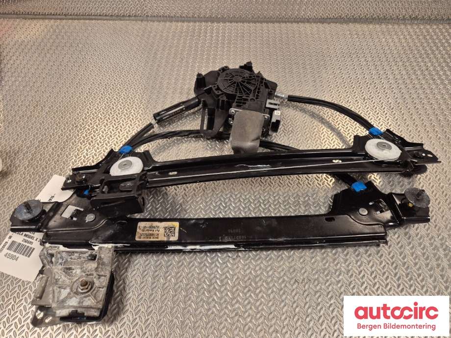 Ruteheis til Tesla Model X 2016-->> (TESLA|1028820-00-C|)
