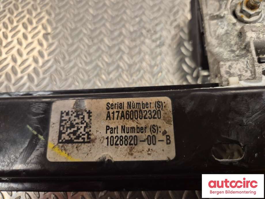 Ruteheis til Tesla Model X 2016-->> (TESLA|1028820-00-C|)