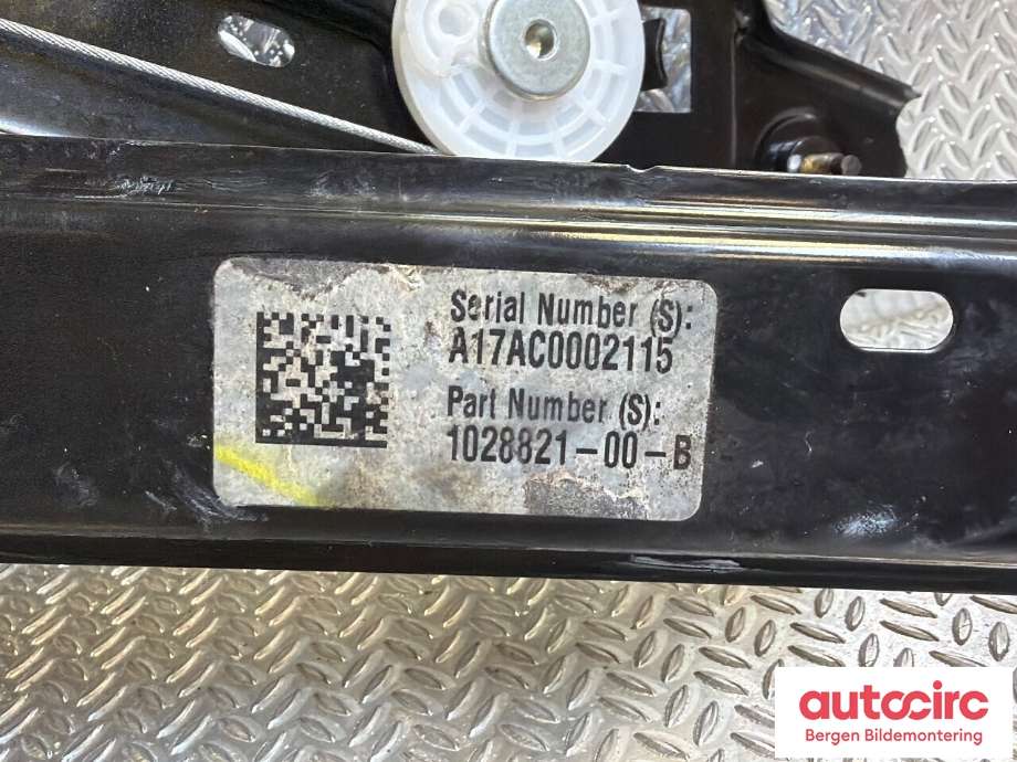 Ruteheis til Tesla Model X 2016-->> (TESLA|1028821-99-B|)