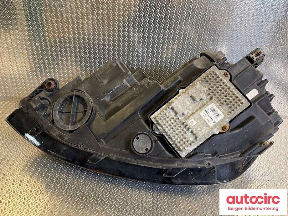 Frontlykt høyre halogen til VW e-Golf 2014-2017 (Fase 1)  (VOLKSWAGEN|5GE 941 774|)