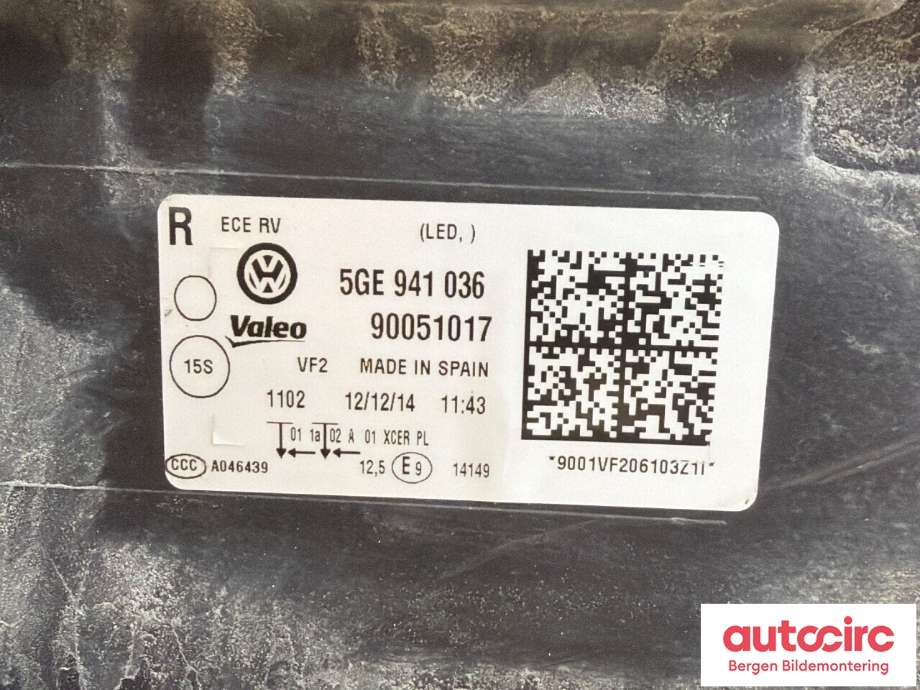 Frontlykt høyre halogen til VW e-Golf 2014-2017 (Fase 1)  (VOLKSWAGEN|5GE 941 774|)