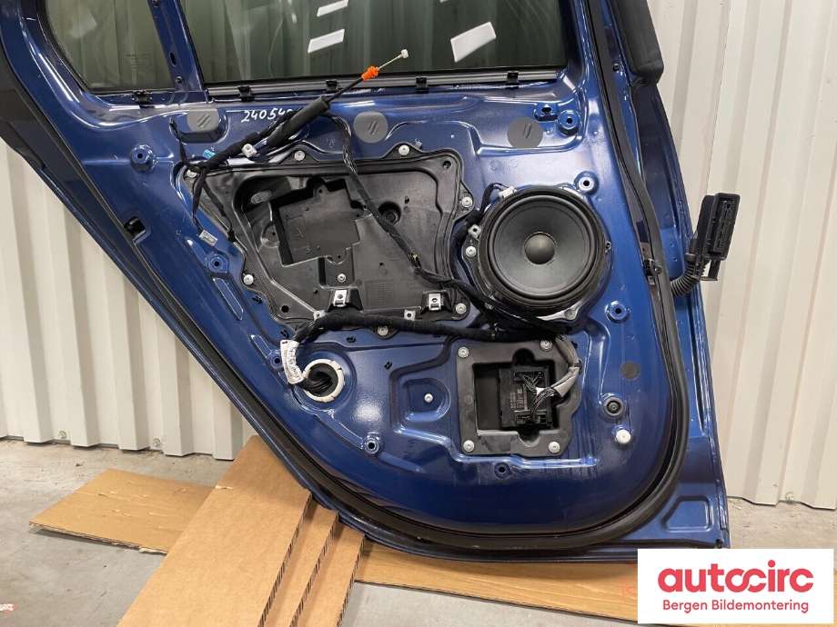 Dør venstre bak til Jaguar XE 2015-->>  (JAGUAR|T4N2635|)